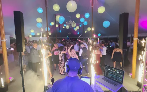 Couple meeting with a wedding DJ