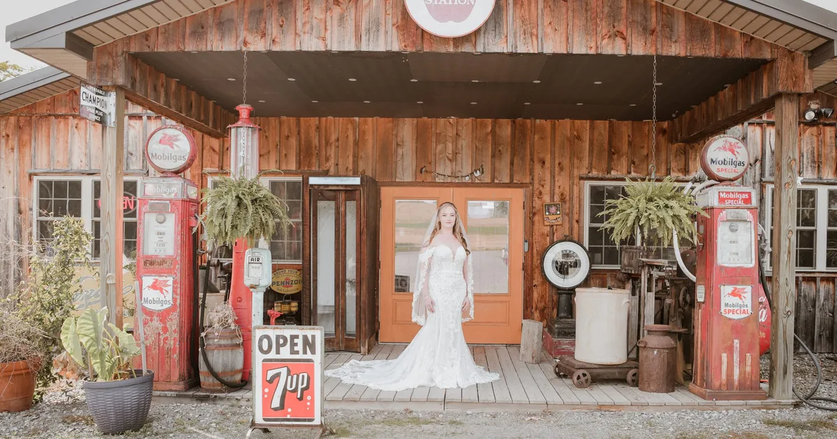 Apple Station Wedding