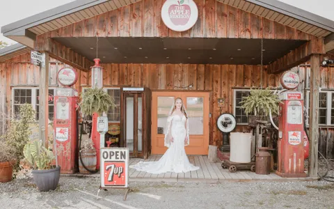 Apple Station Wedding