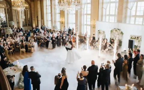 Cold sparkler fountains at a wedding