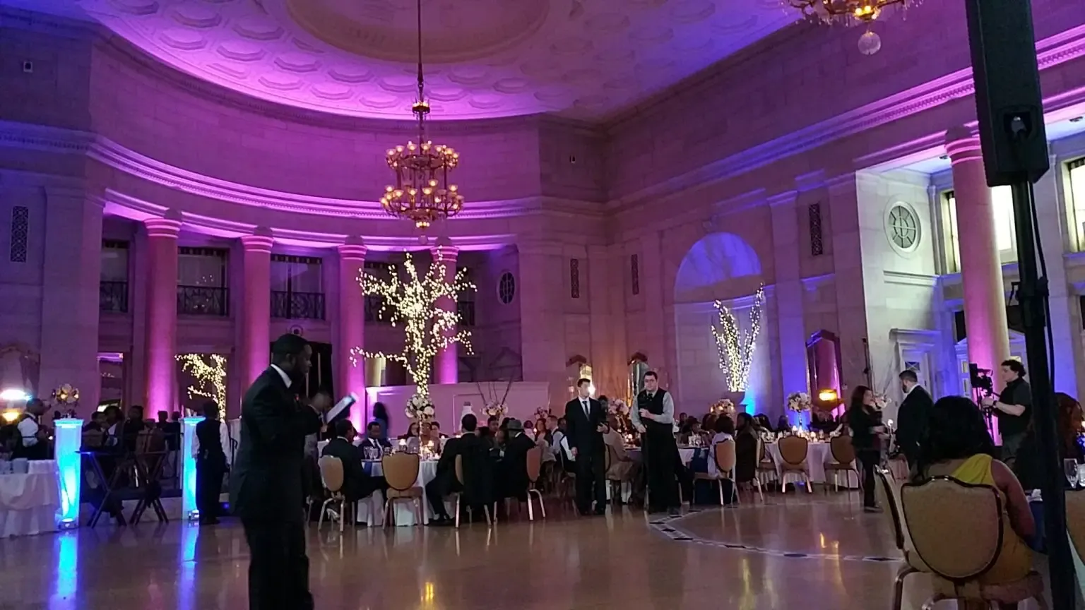 full room large accent lighting